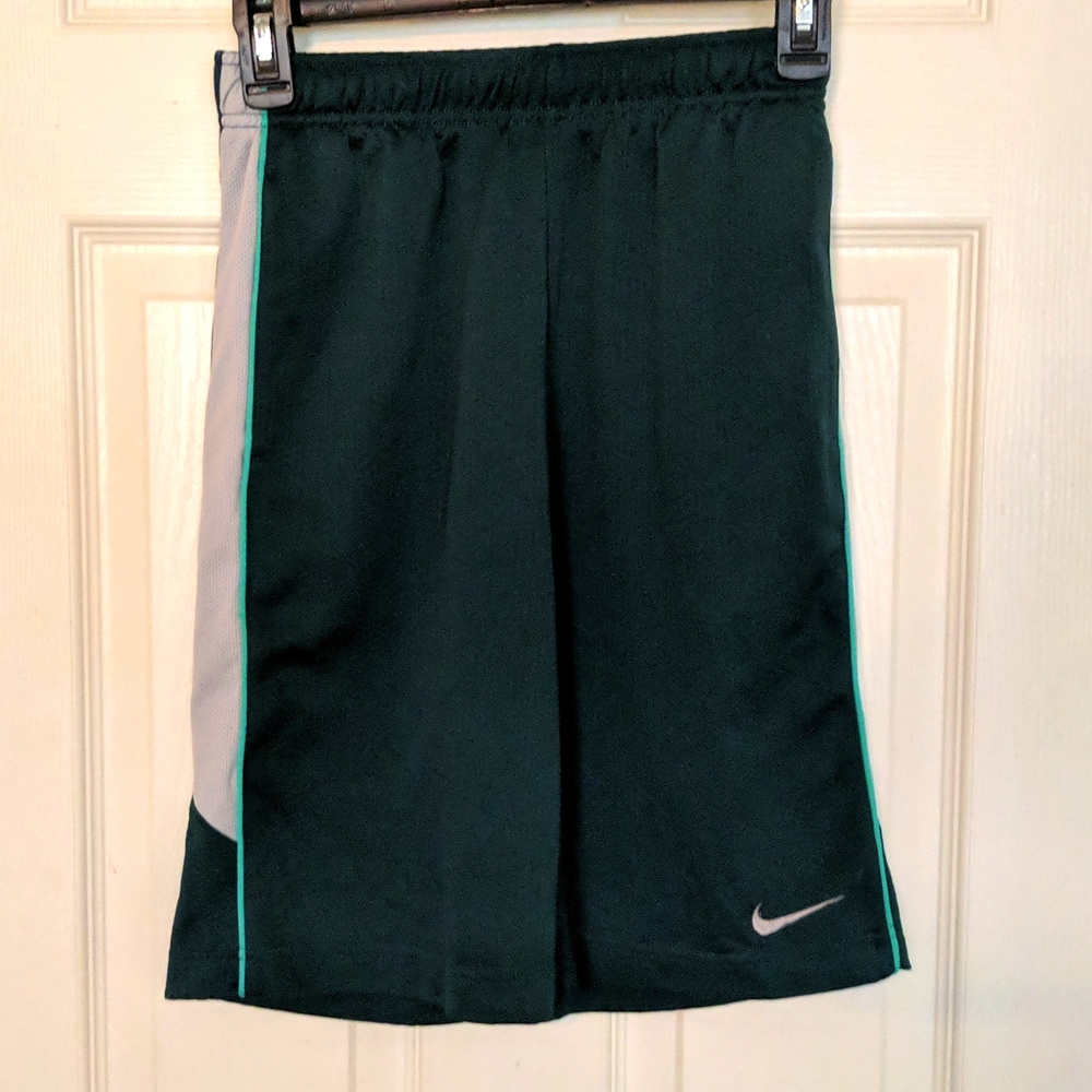 NIKE BASKETBALL SHORTS